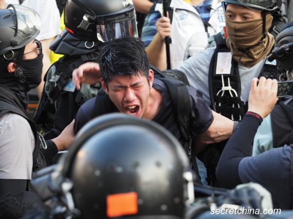 Hong Kong Police Slam Teargas Bombs Into Residential  Buildings